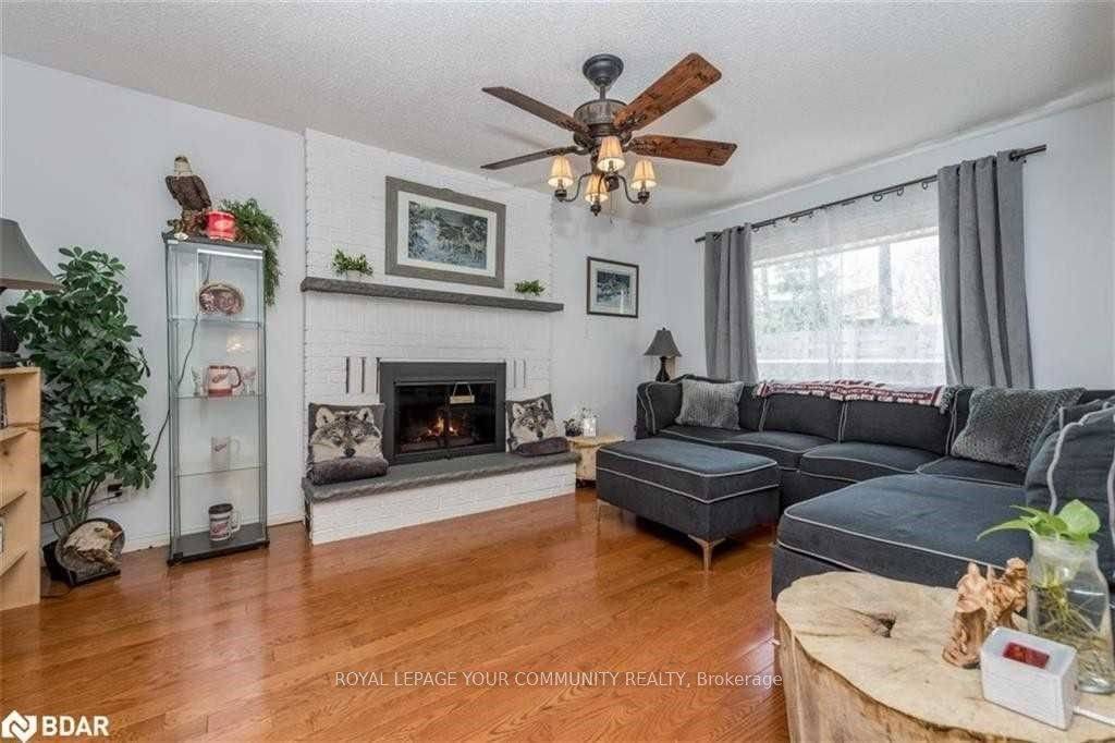 Barrie, ON L4N 6C7,12 Keats DR