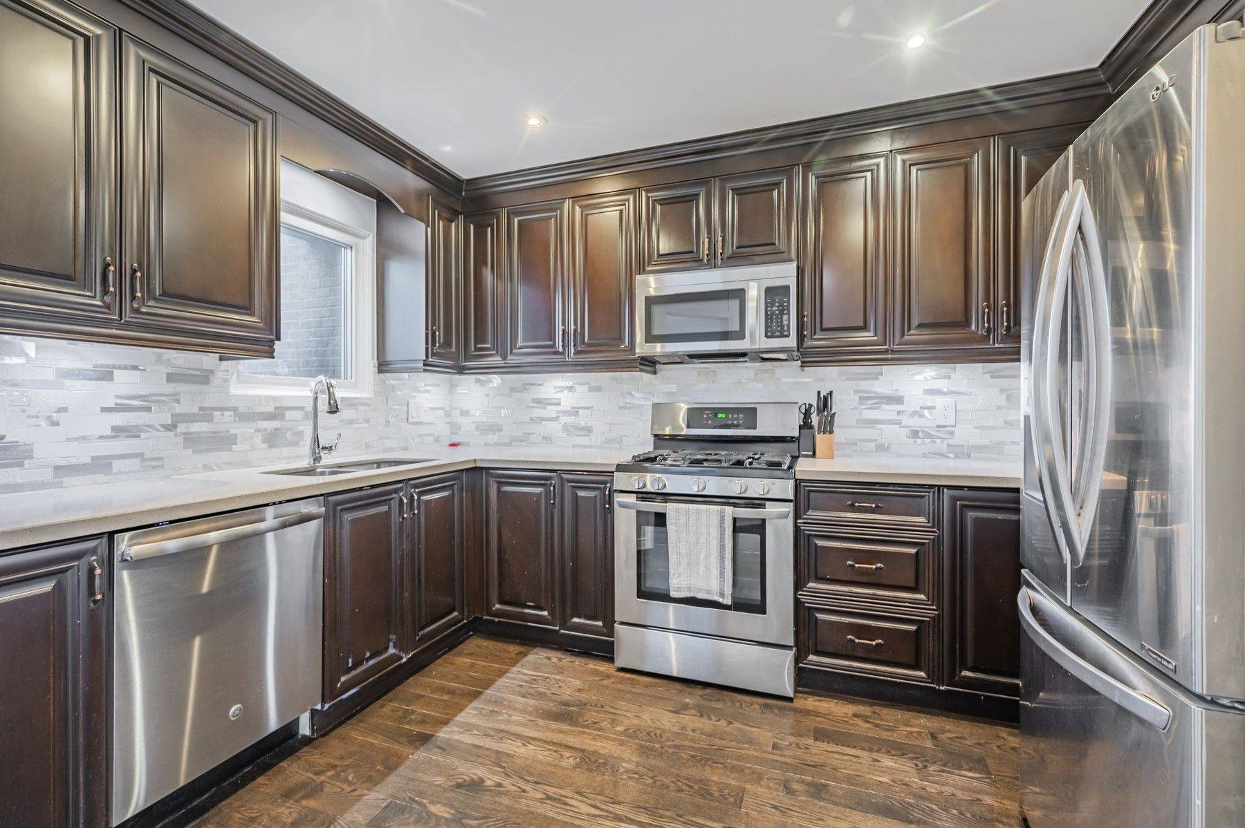 Toronto C08, ON M5B 2B4,197 Mutual ST