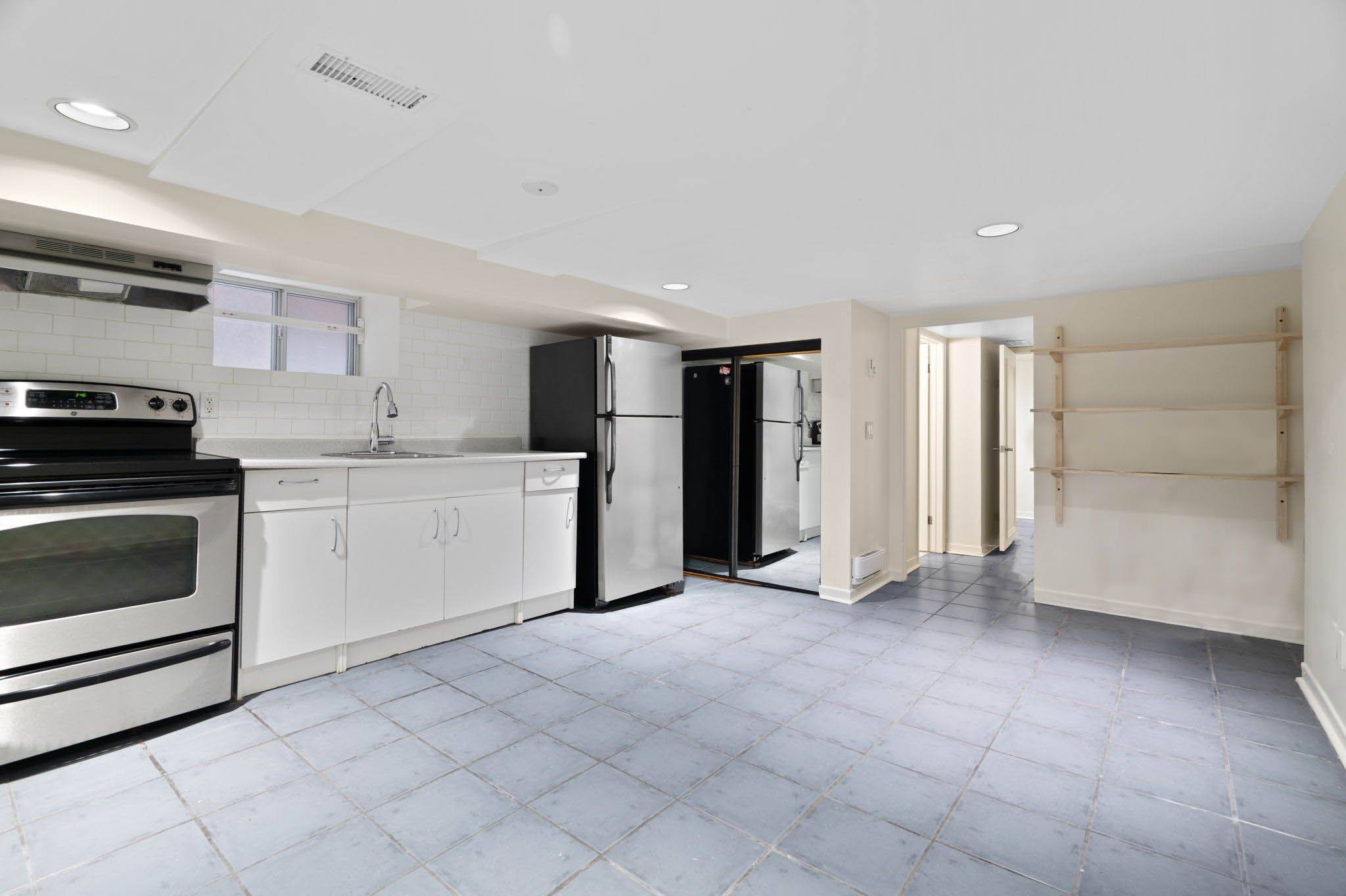 Toronto C02, ON M5R 1V3,59 Dupont ST #Lower