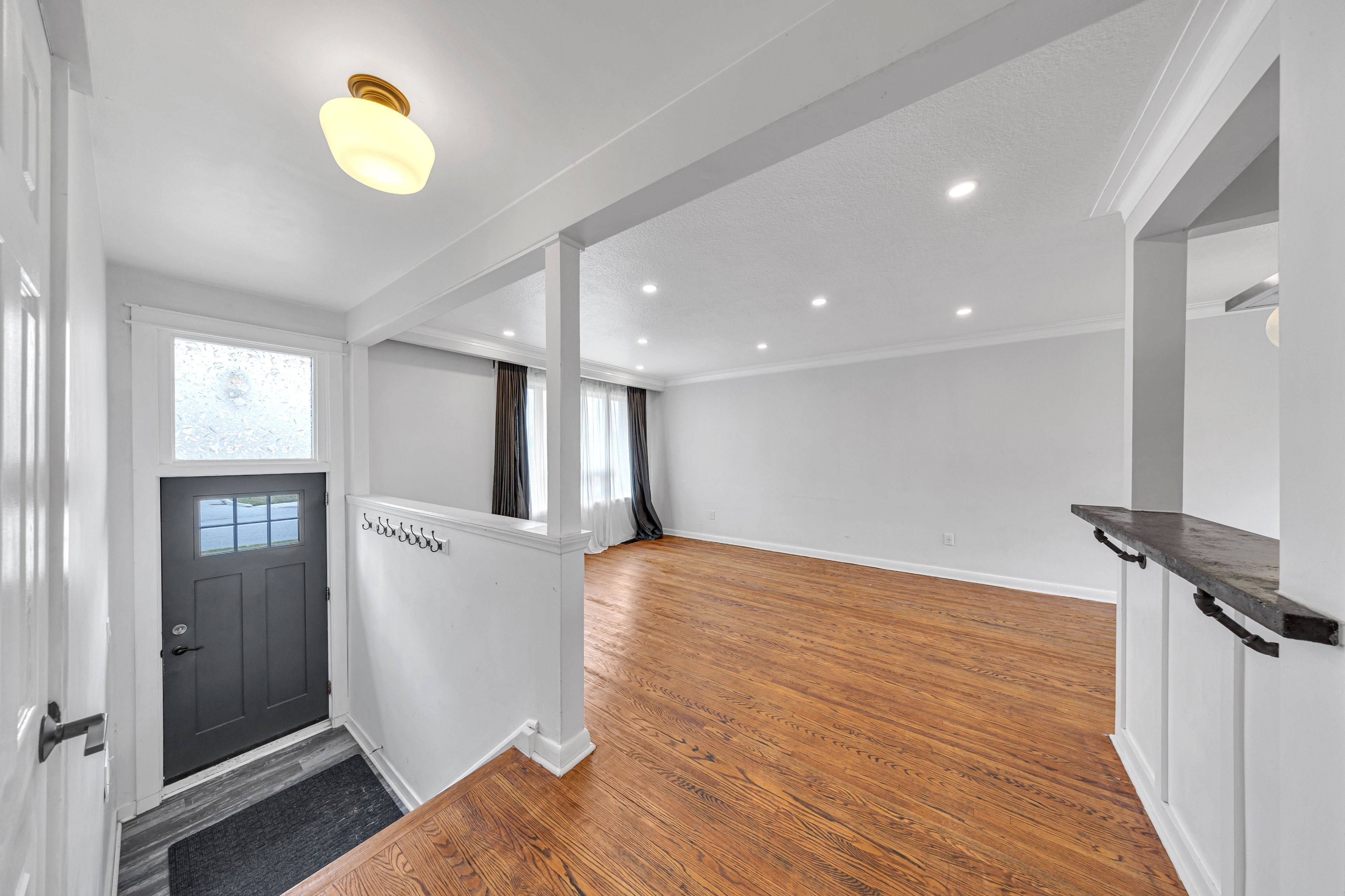 Toronto E09, ON M1G 2Z7,29 Greenock AVE