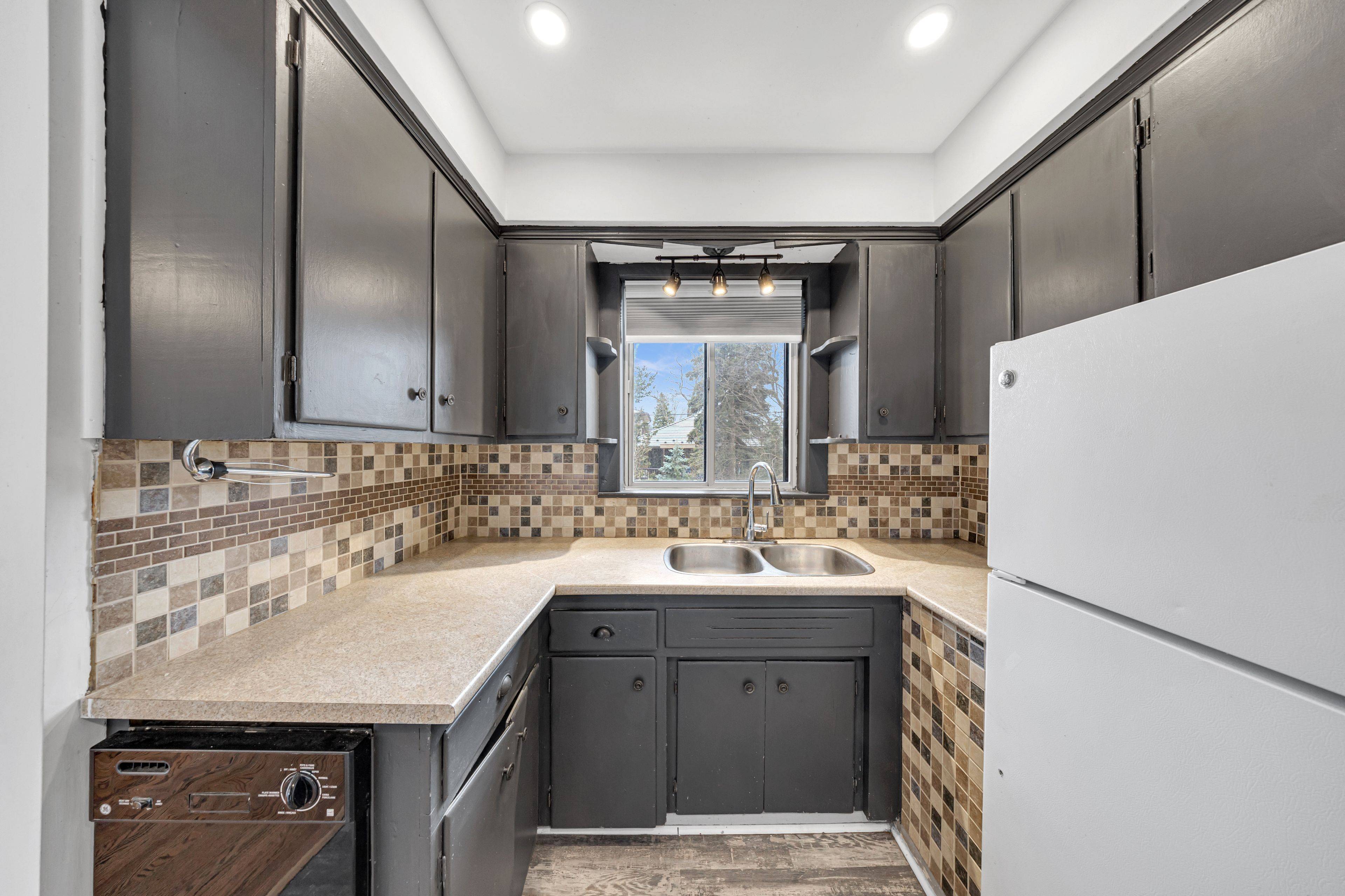 Toronto E09, ON M1G 2Z7,29 Greenock AVE