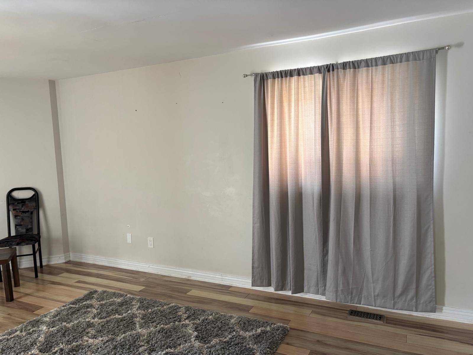 Whitby, ON L1R 1Z2,23 Winterberry DR