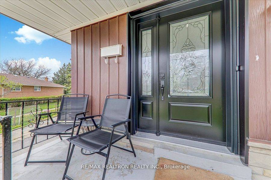 Toronto E09, ON M1H 2R3,48 Bainhart CRES #Main