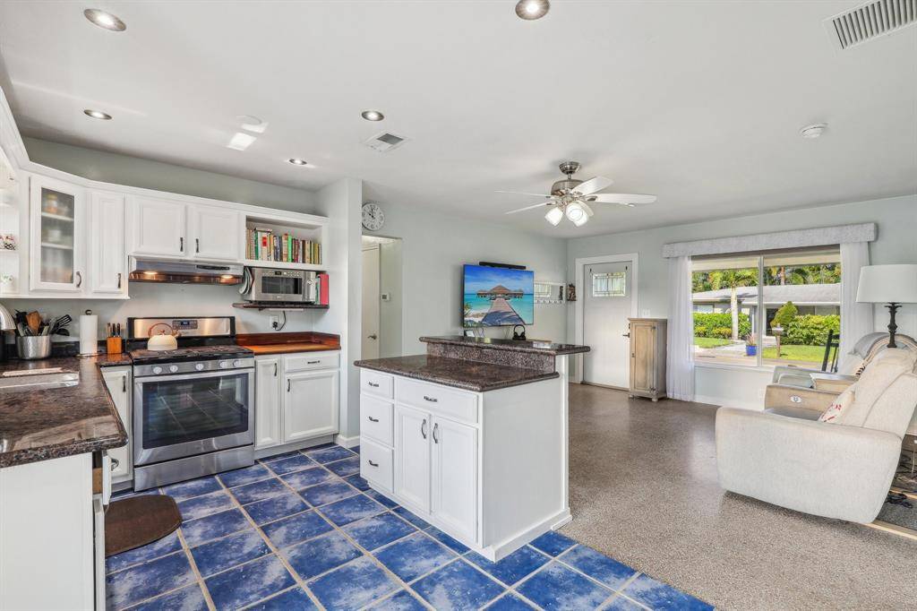 Wilton Manors, FL 33311,2216 NW 2nd Ave