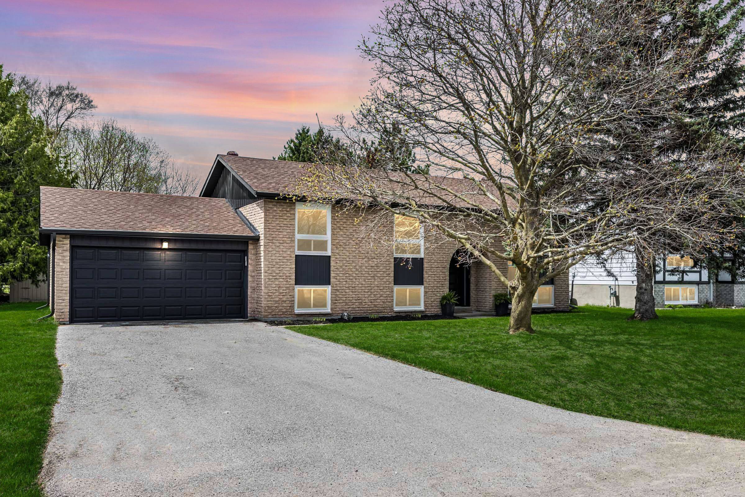 Adjala-tosorontio, ON L0M 1J0,16 Wales AVE N