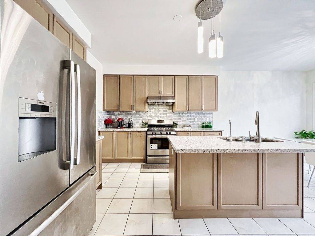 Markham, ON L6C 0R2,106 Hua Du AVE