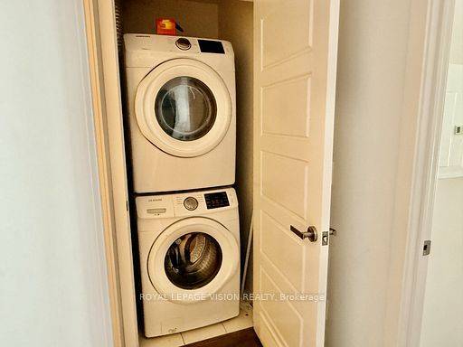 Innisfil, ON L9S 0M3,375 Sea Ray AVE #407