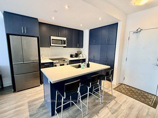 Innisfil, ON L9S 0M3,375 Sea Ray AVE #407