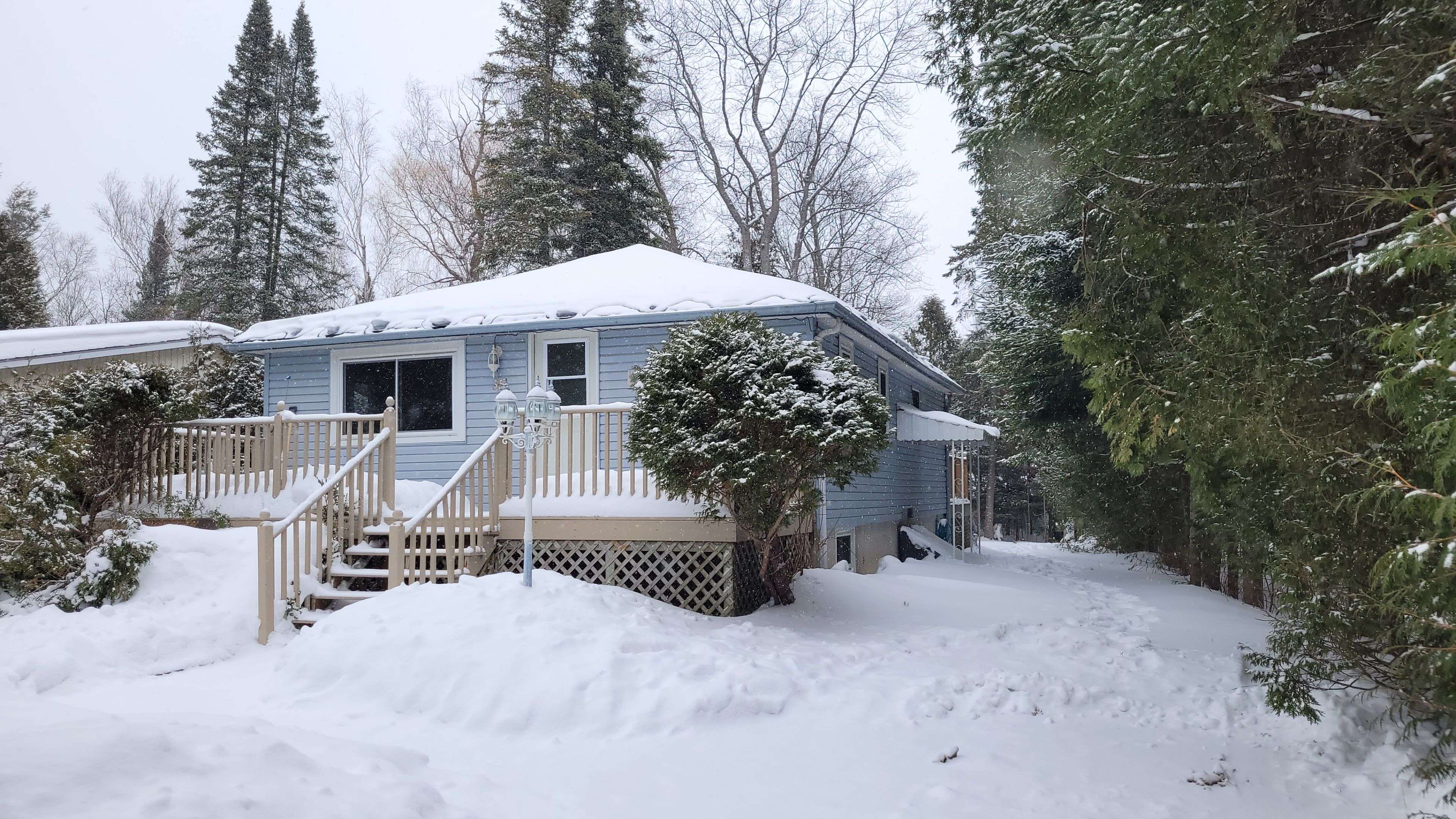 Wasaga Beach, ON L9Z 1Y5,35 47th ST N