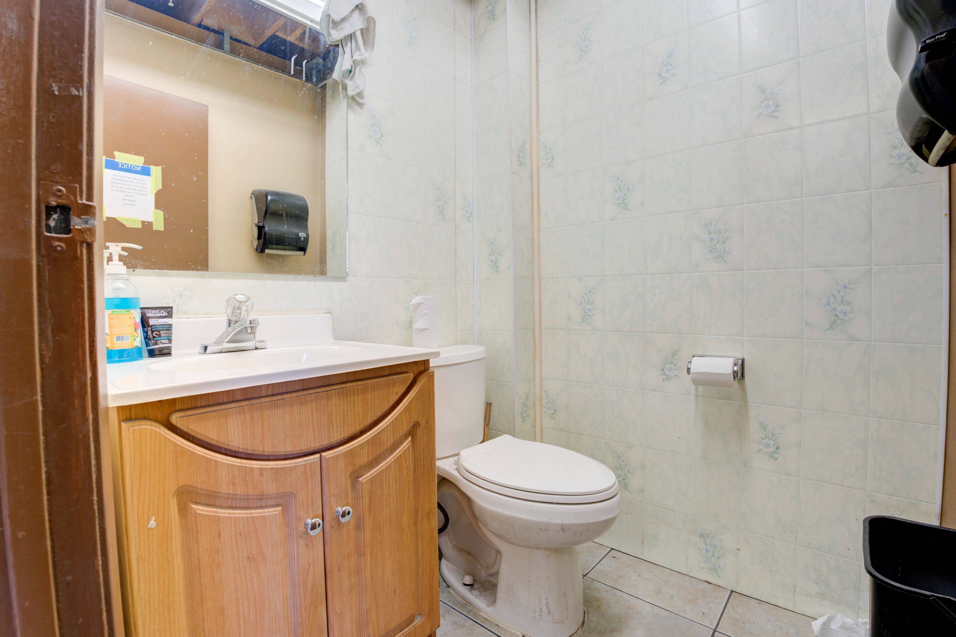 Brampton, ON L6T 4J1,175 Advance BLVD #11