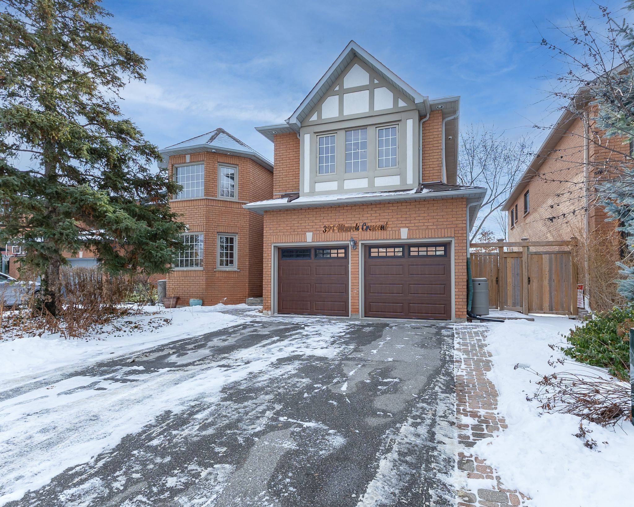 Oakville, ON L6H 5X7,391 March CRES