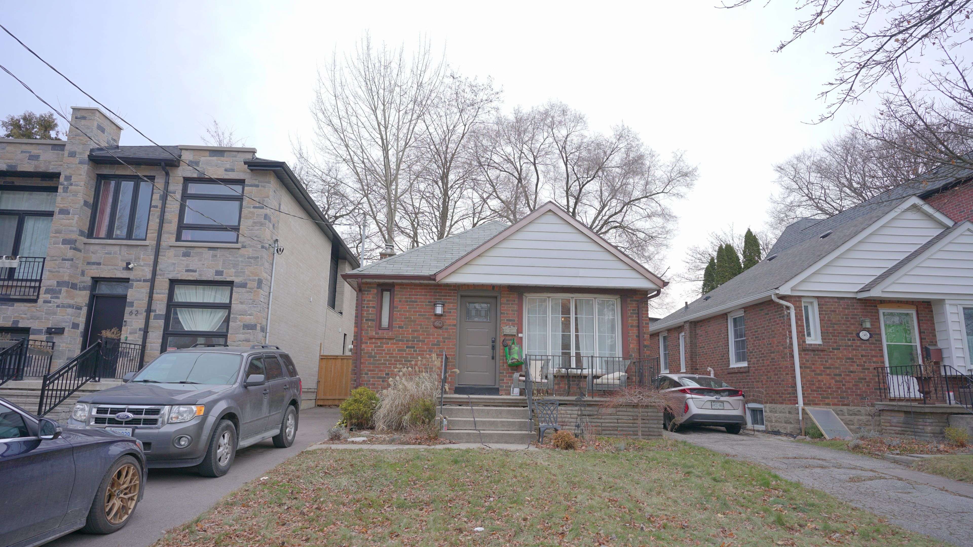 Toronto W01, ON M6S 1A3,60 The Queensway N/A