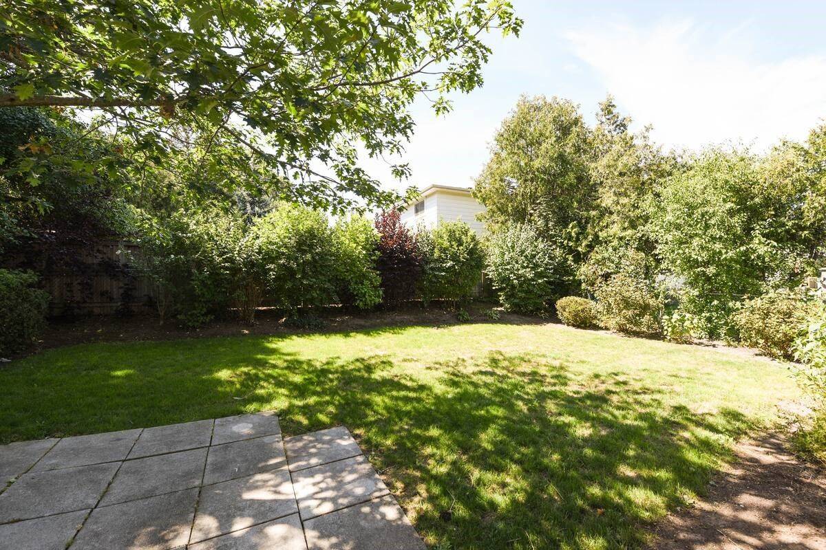 Brampton, ON L6Y 1X1,13 Armbro AVE