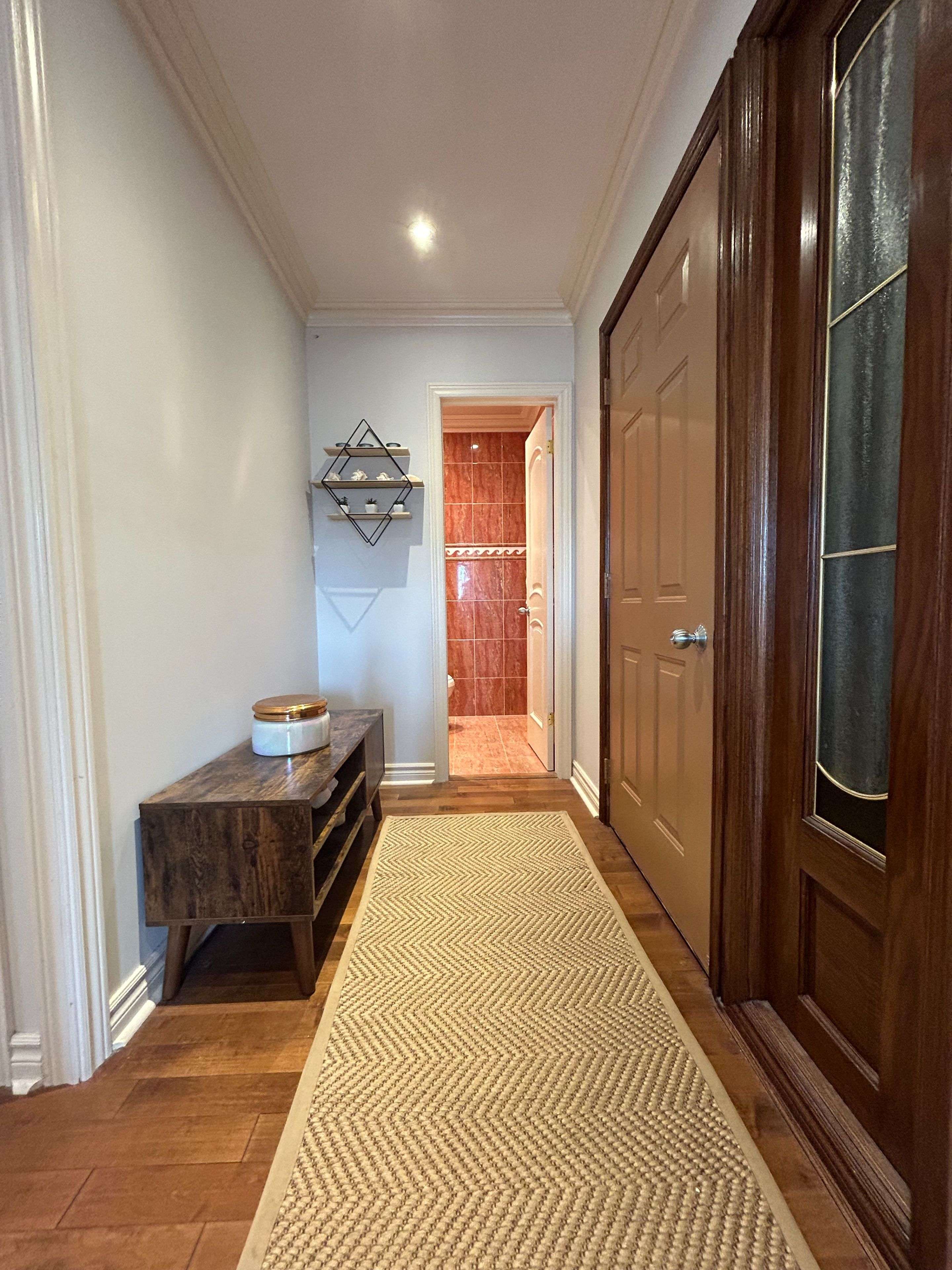 Oakville, ON L6J 1J4,333 Lakeshore RD E #1