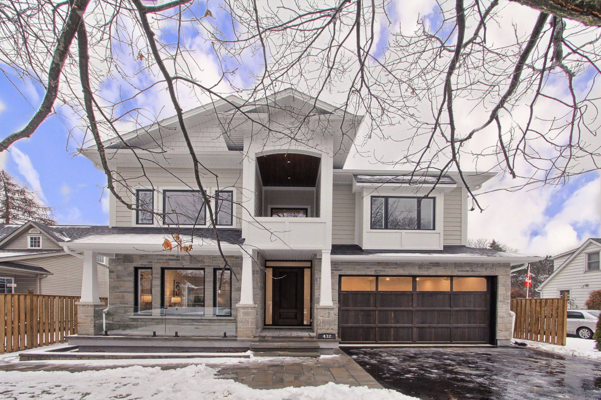 Burlington, ON L7R 2V1,432 Smith AVE