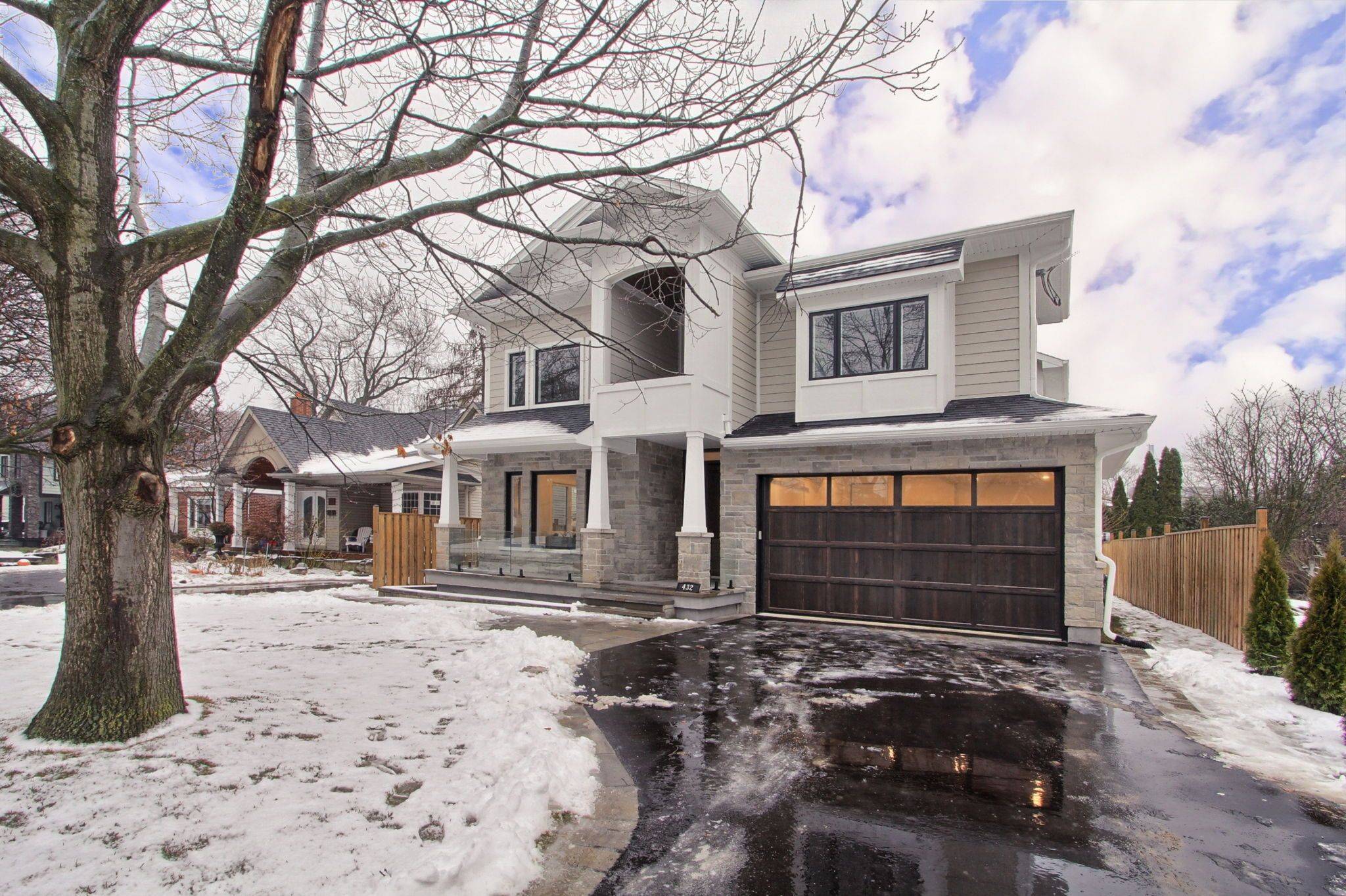 Burlington, ON L7R 2V1,432 Smith AVE