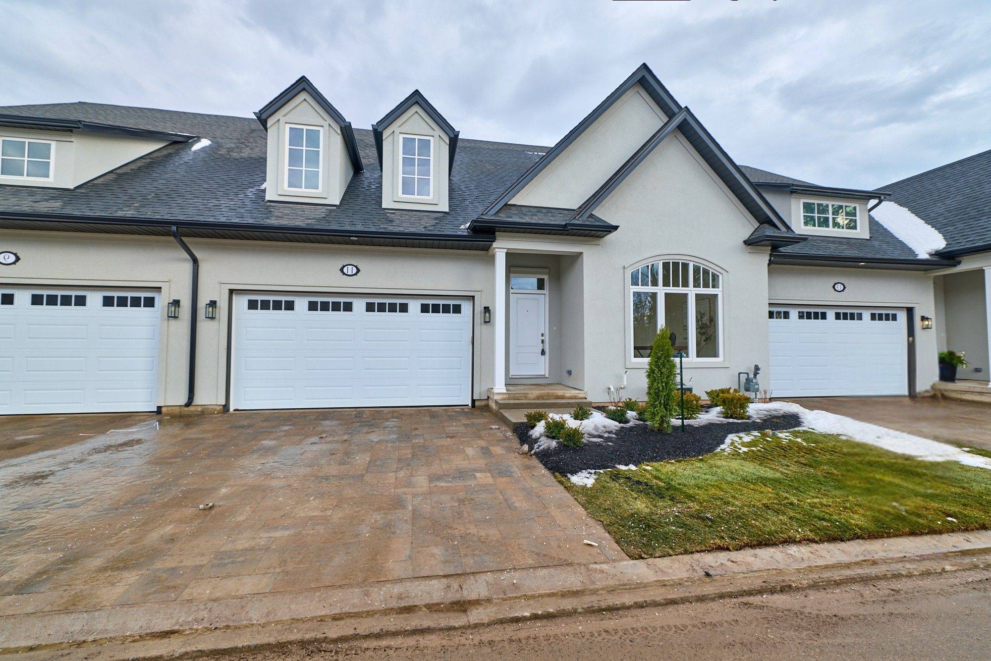 Fort Erie, ON L0S 1N0,10 Butternut CRES