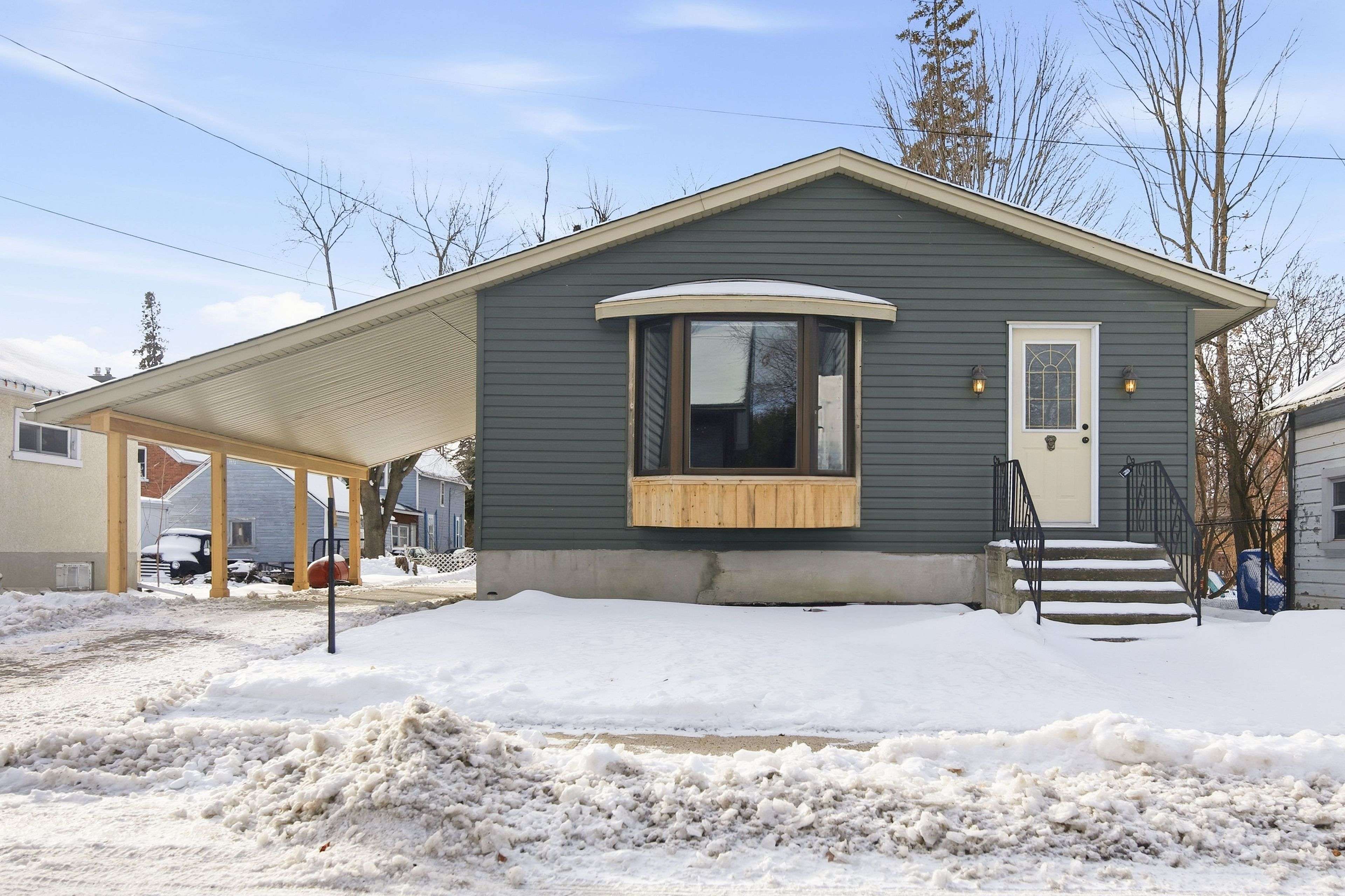 Carleton Place, ON K7C 2M4,12 Prince ST