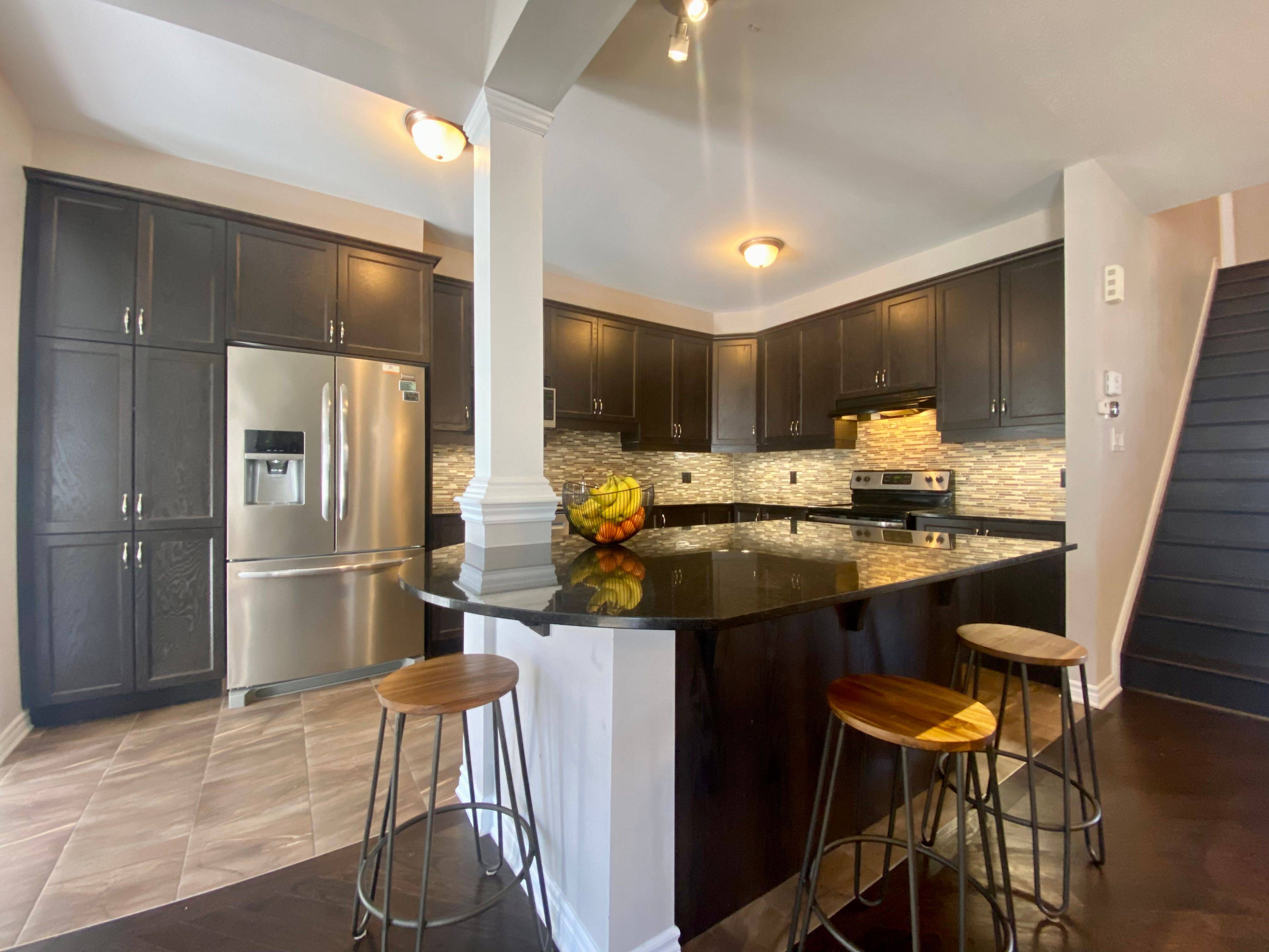 Stittsville - Munster - Richmond, ON K2S 0W9,66 Escallonia CT