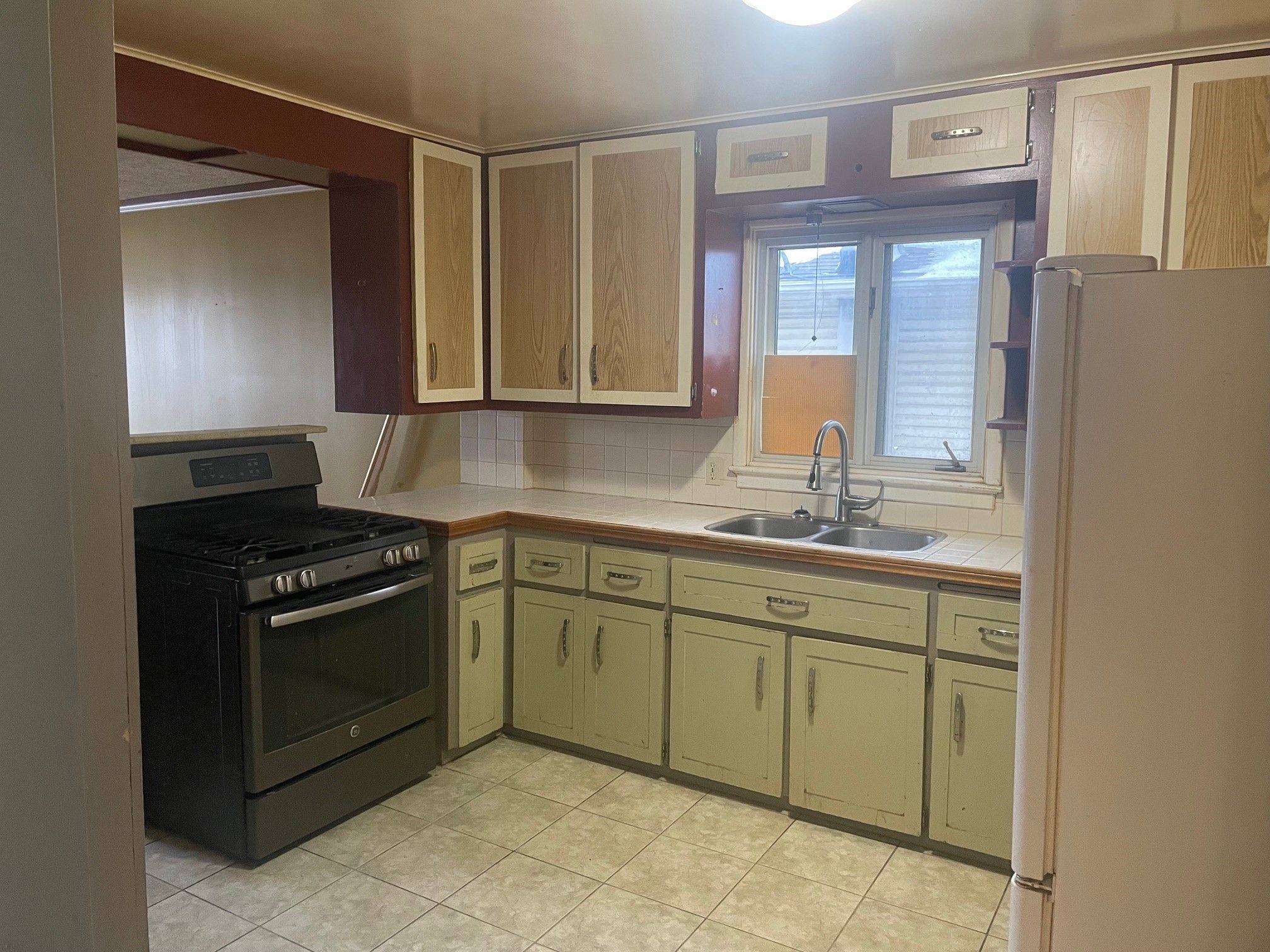 London East, ON N5Y 3A4,55 Connaught AVE