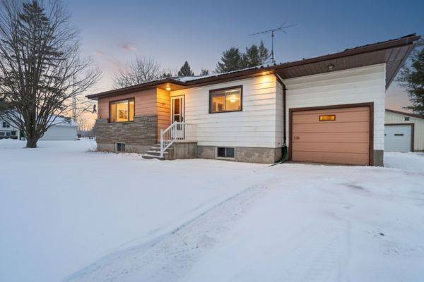 Loyalist, ON K7R 3K6,7139 Cty Rd 2 RD