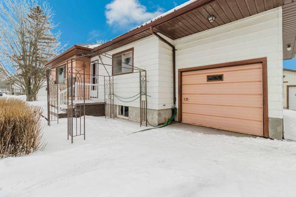 Loyalist, ON K7R 3K6,7139 Cty Rd 2 RD