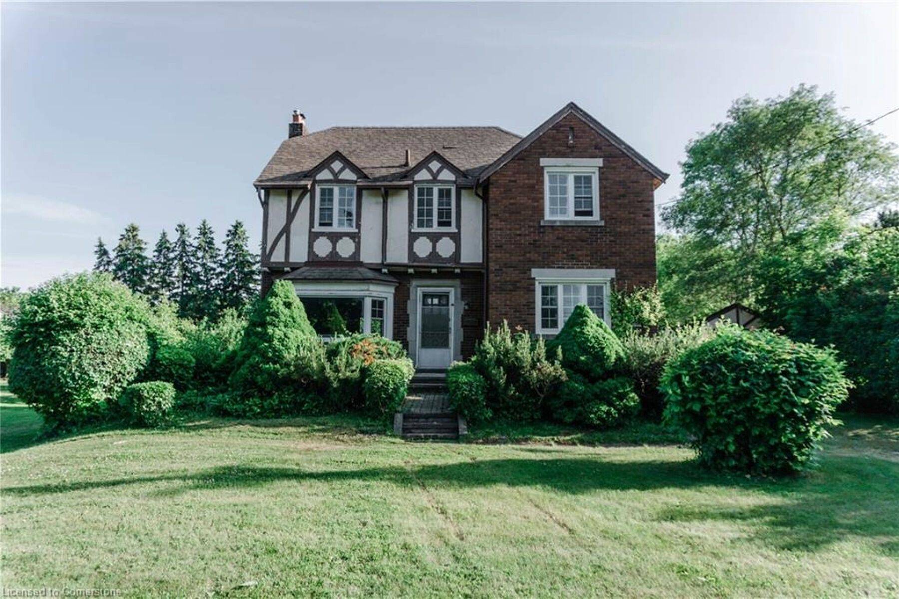 Hamilton, ON L8G 1M4,356 King ST E