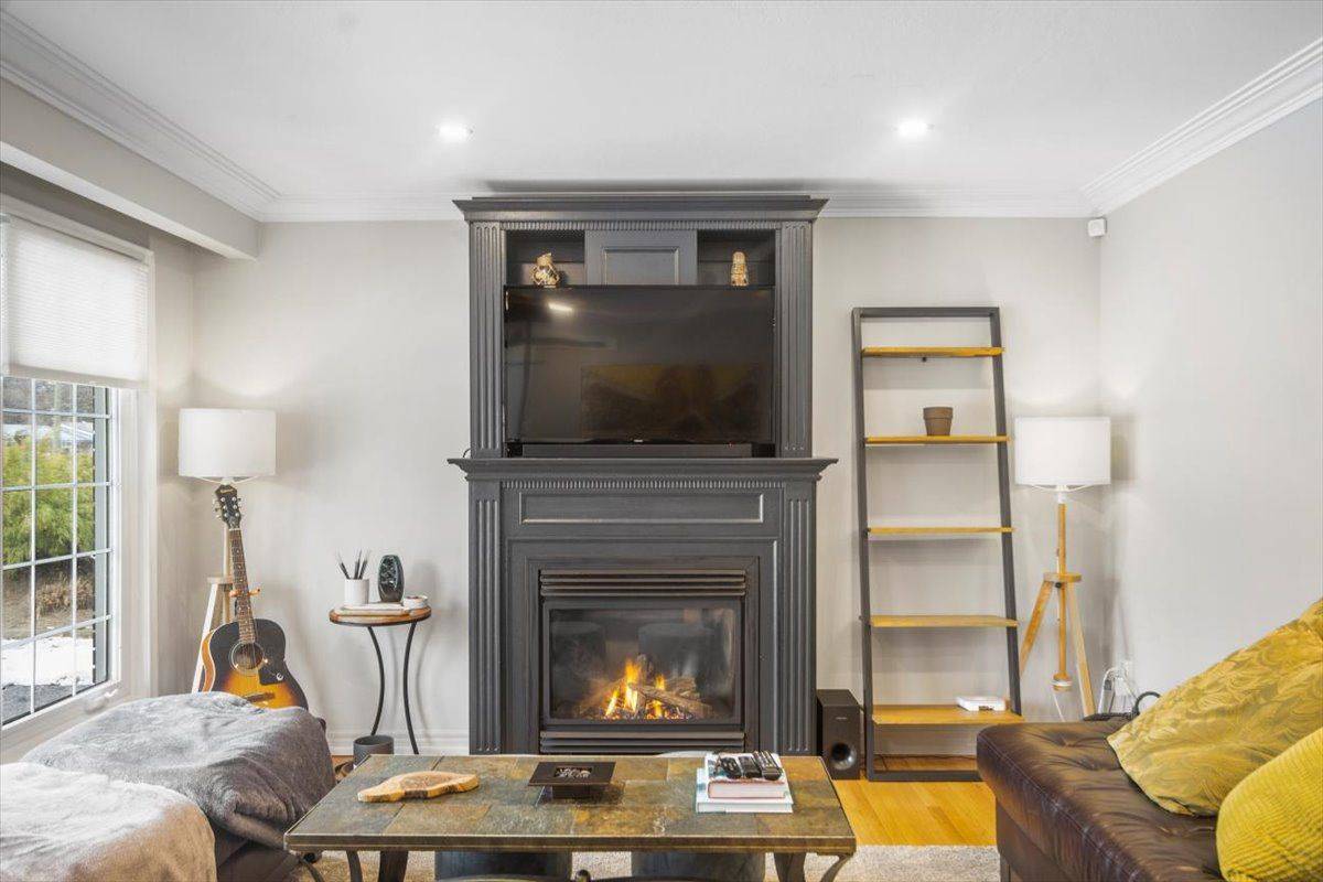 St. Catharines, ON L2M 4S4,19 KENWORTH DR