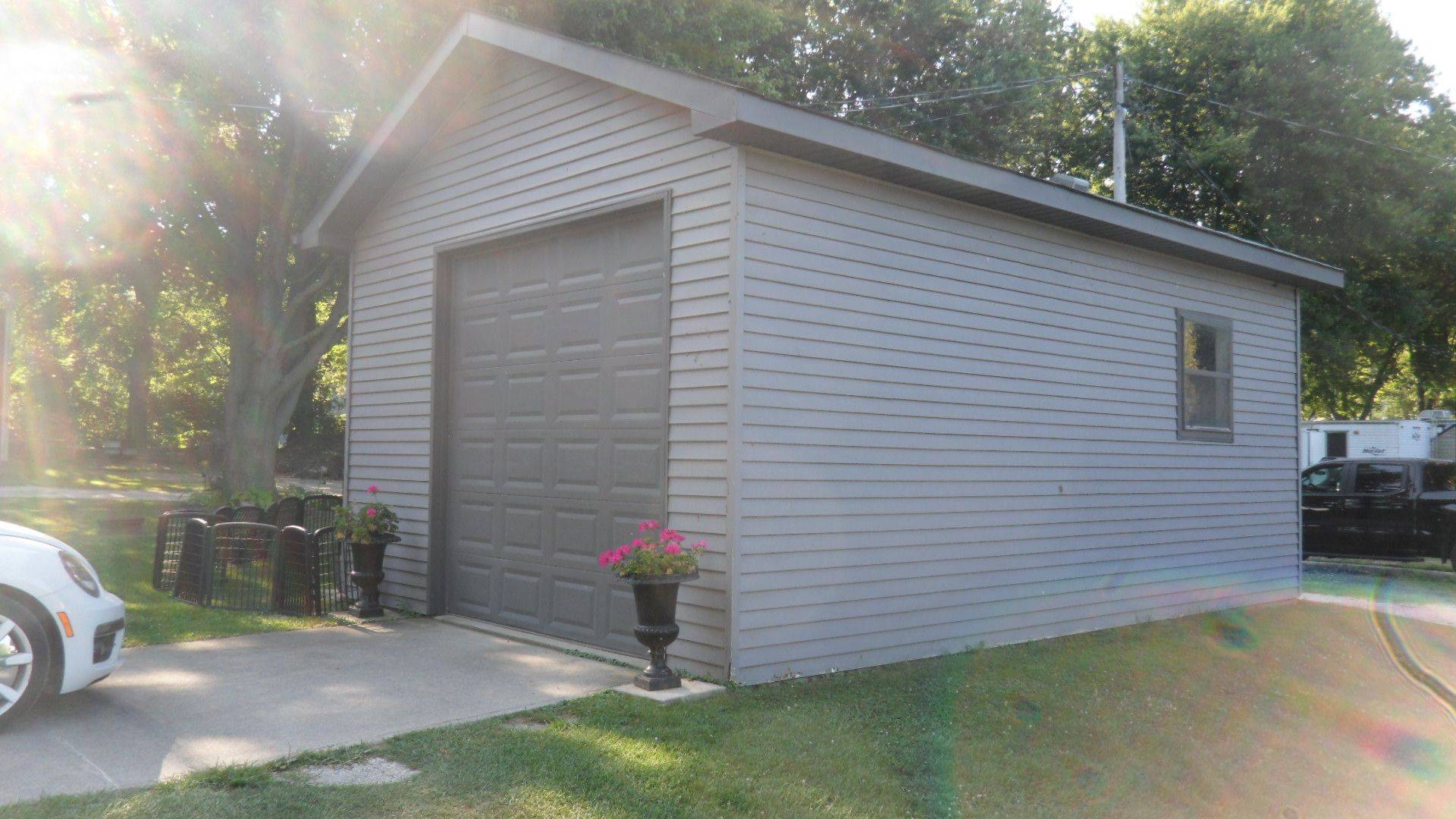 Essex, ON N0R 1G0,949 County Road 50 RD