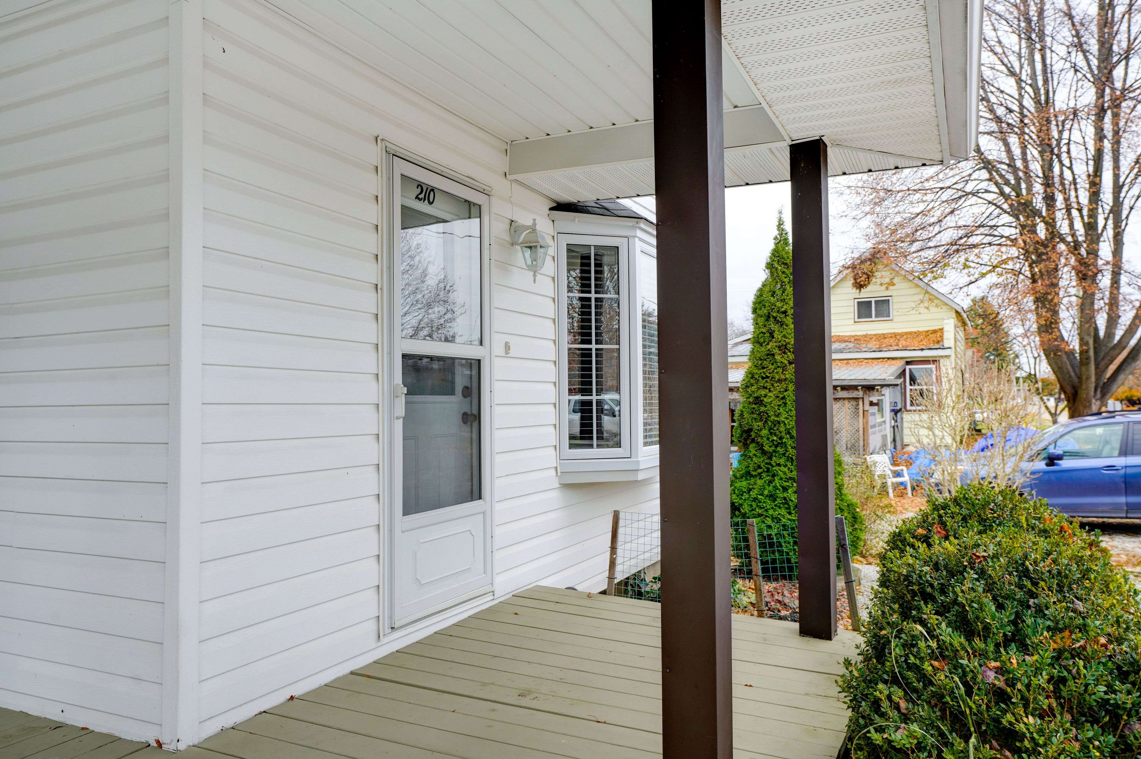 West Elgin, ON N0L 2C0,210 Jane ST