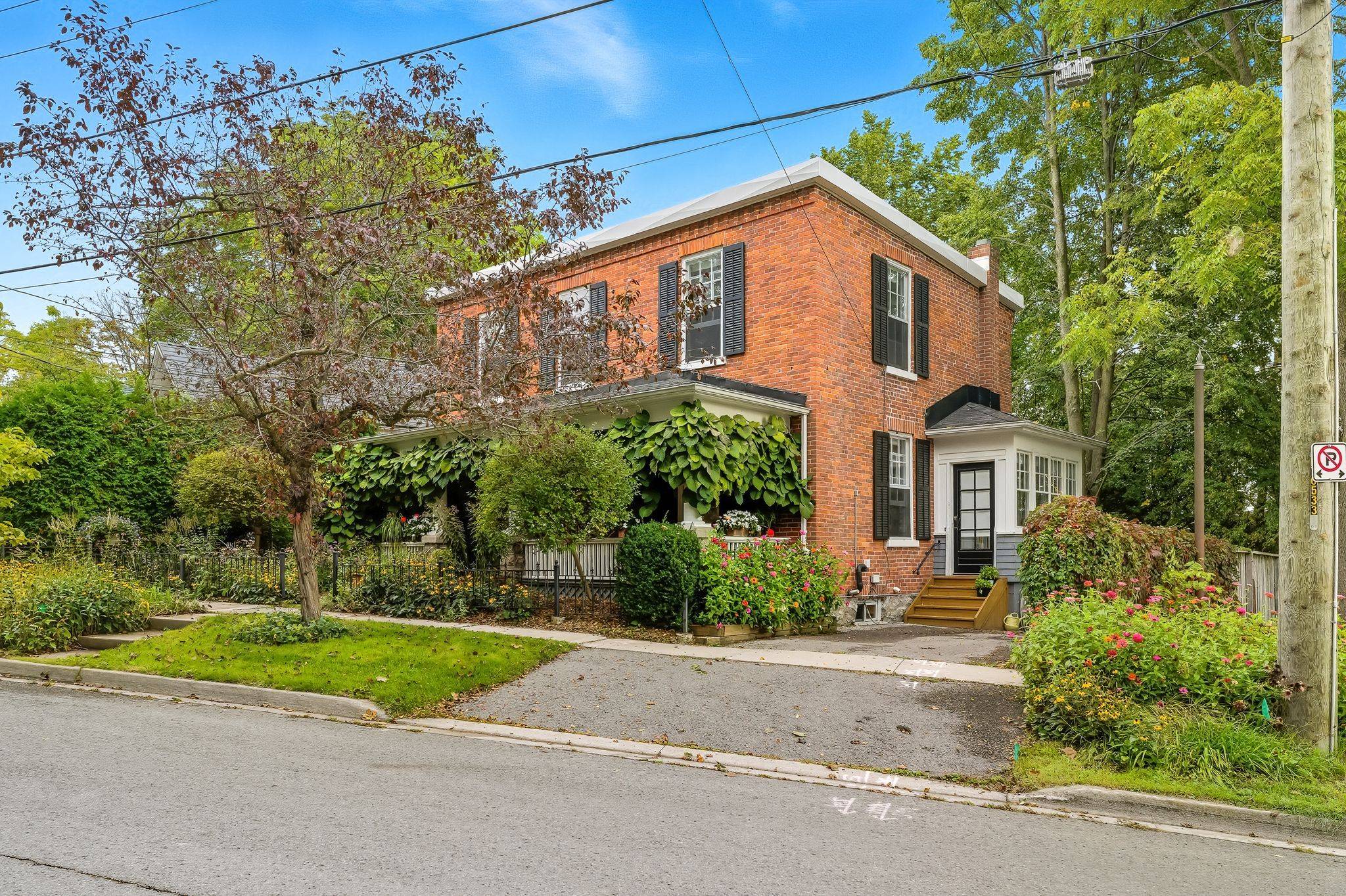 Port Hope, ON L1A 3G2,81 Pine ST S