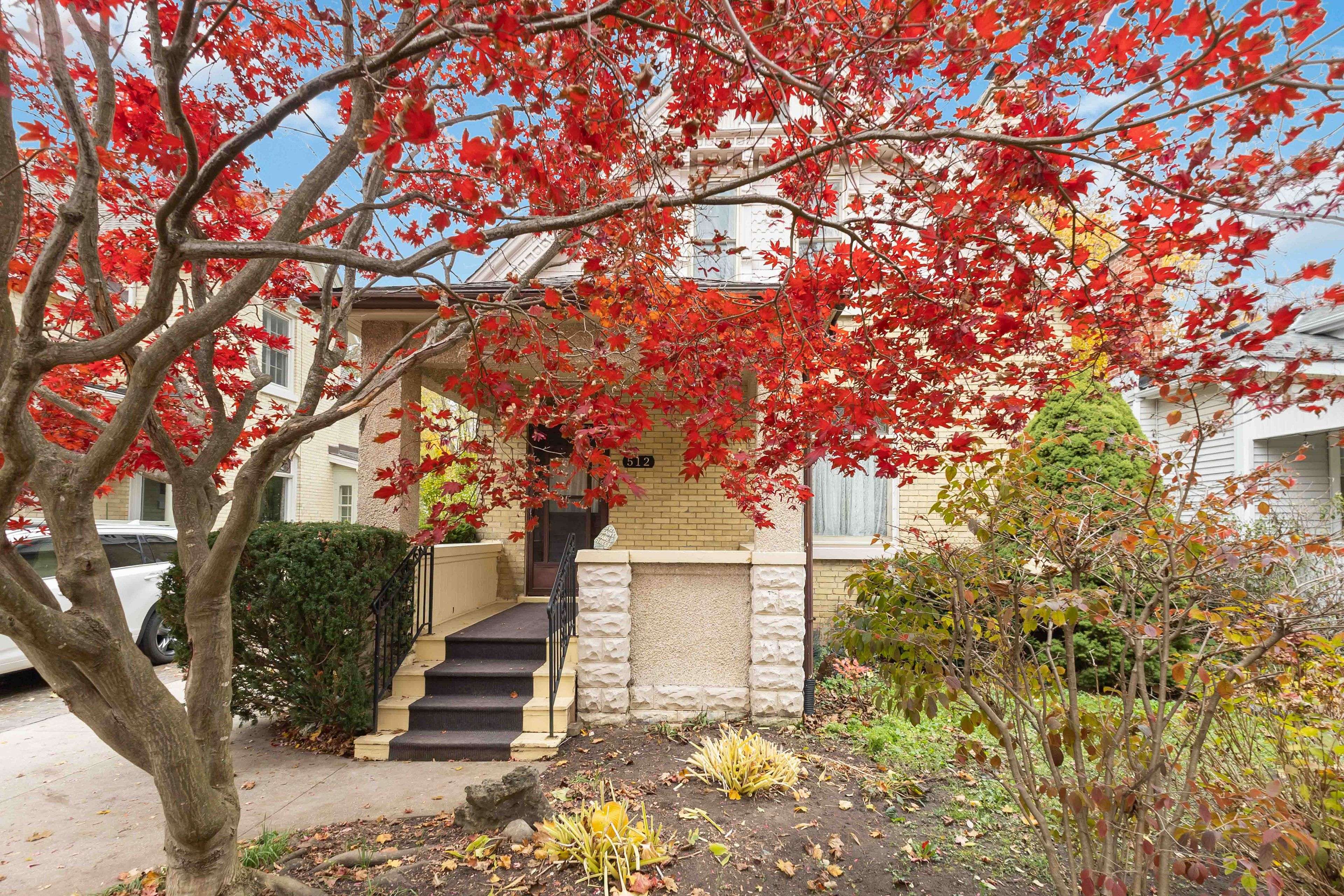 London East, ON N5Y 3P3,512 St James ST