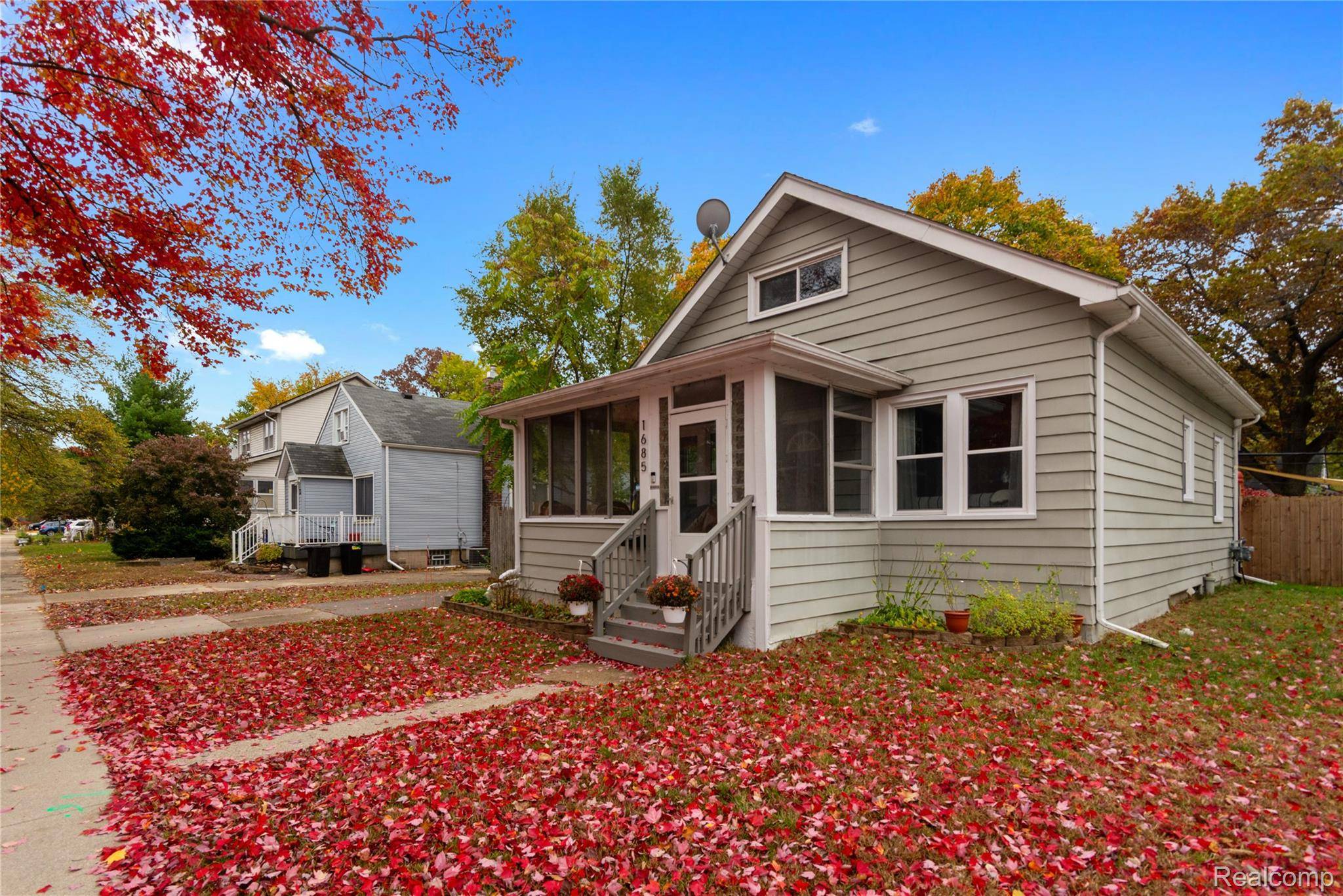 Ferndale, MI 48220,1685 W Troy ST