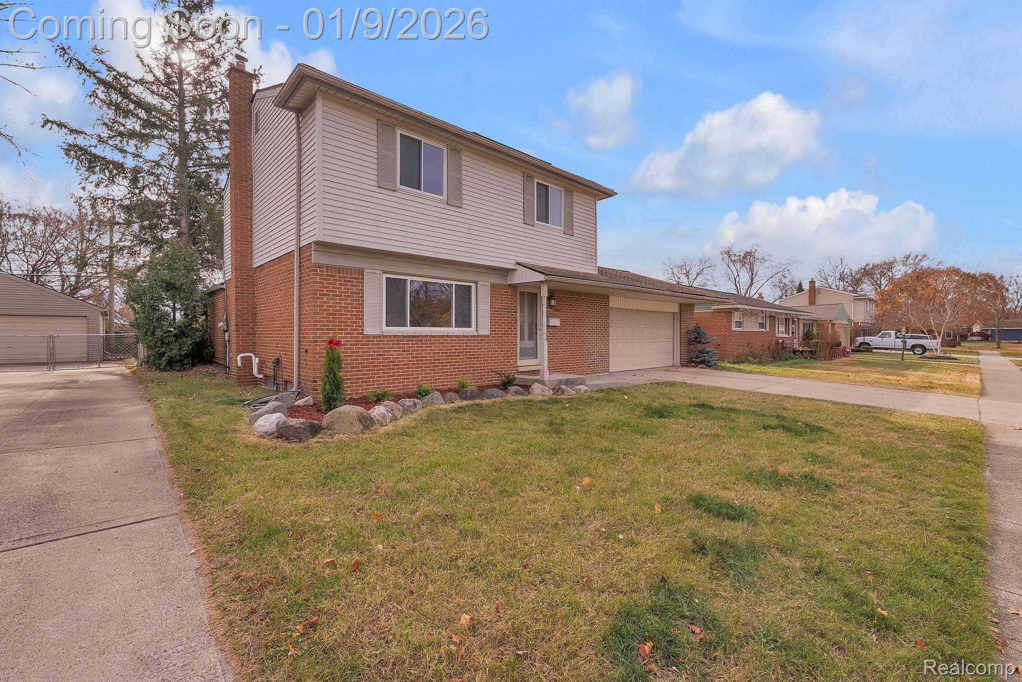 Plymouth, MI 48170,40585 Pinetree DR