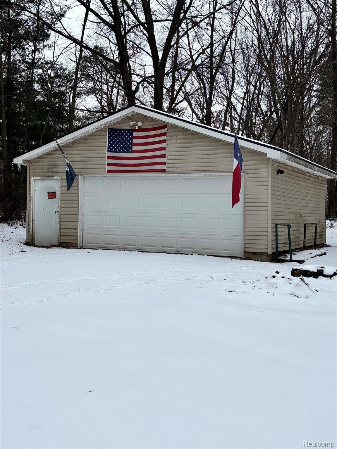 Linden, MI 48451,9320 Finch DR