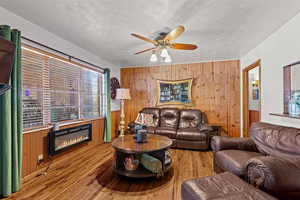 Azle, TX 76020,1008 Rosebud Drive