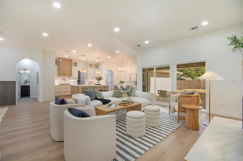 Dallas, TX 75231,7220 Claybrook Drive