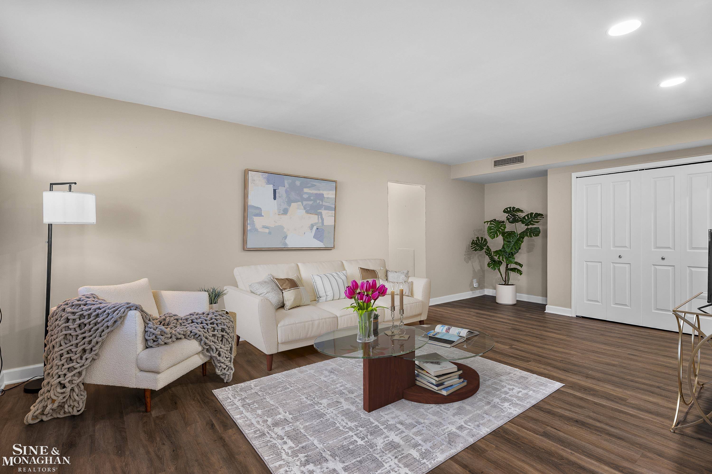 Saint Clair Shores, MI 48080,412 Riviera DR