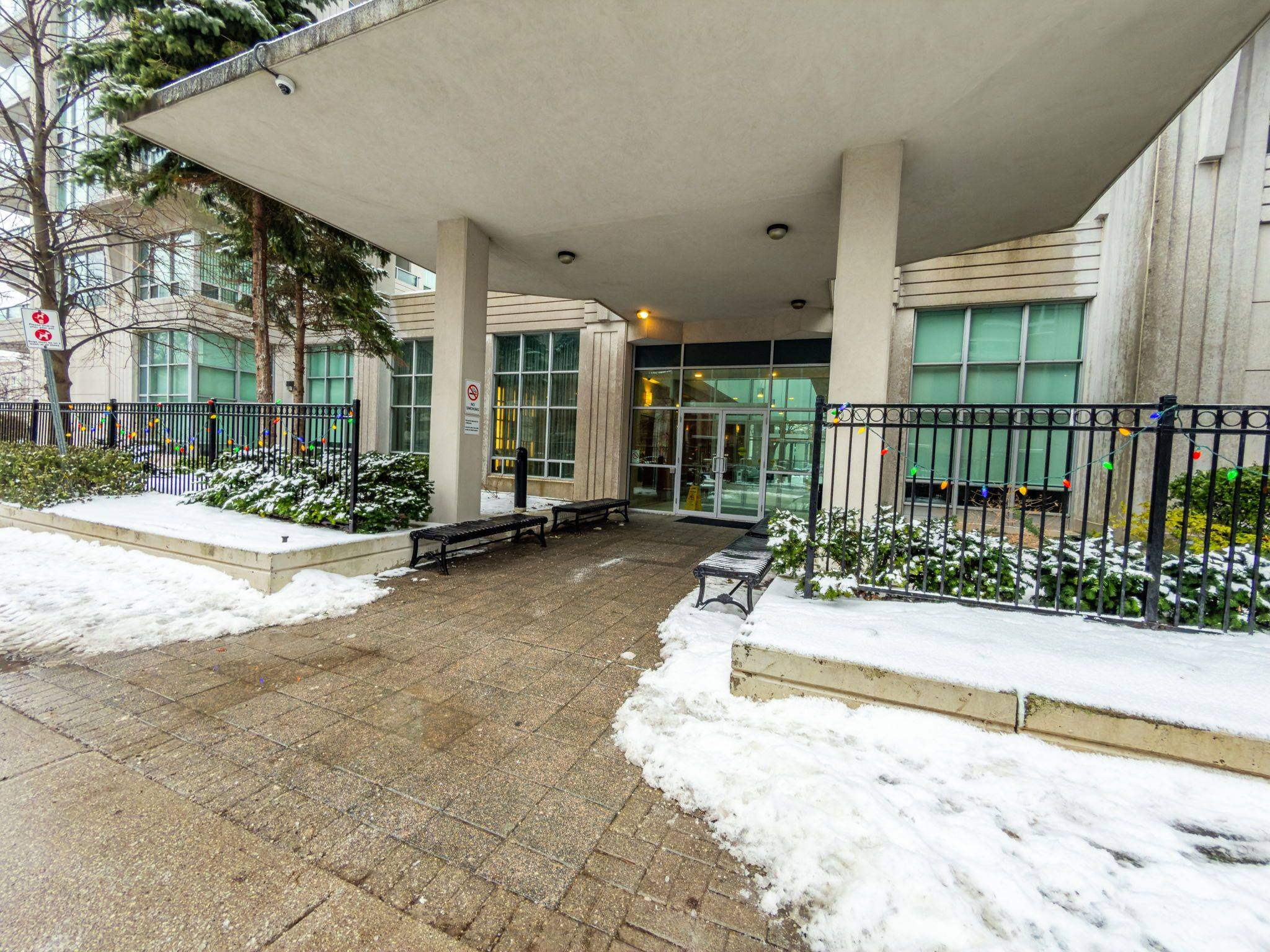 Toronto C14, ON M2N 7L7,35 Bales AVE #1202