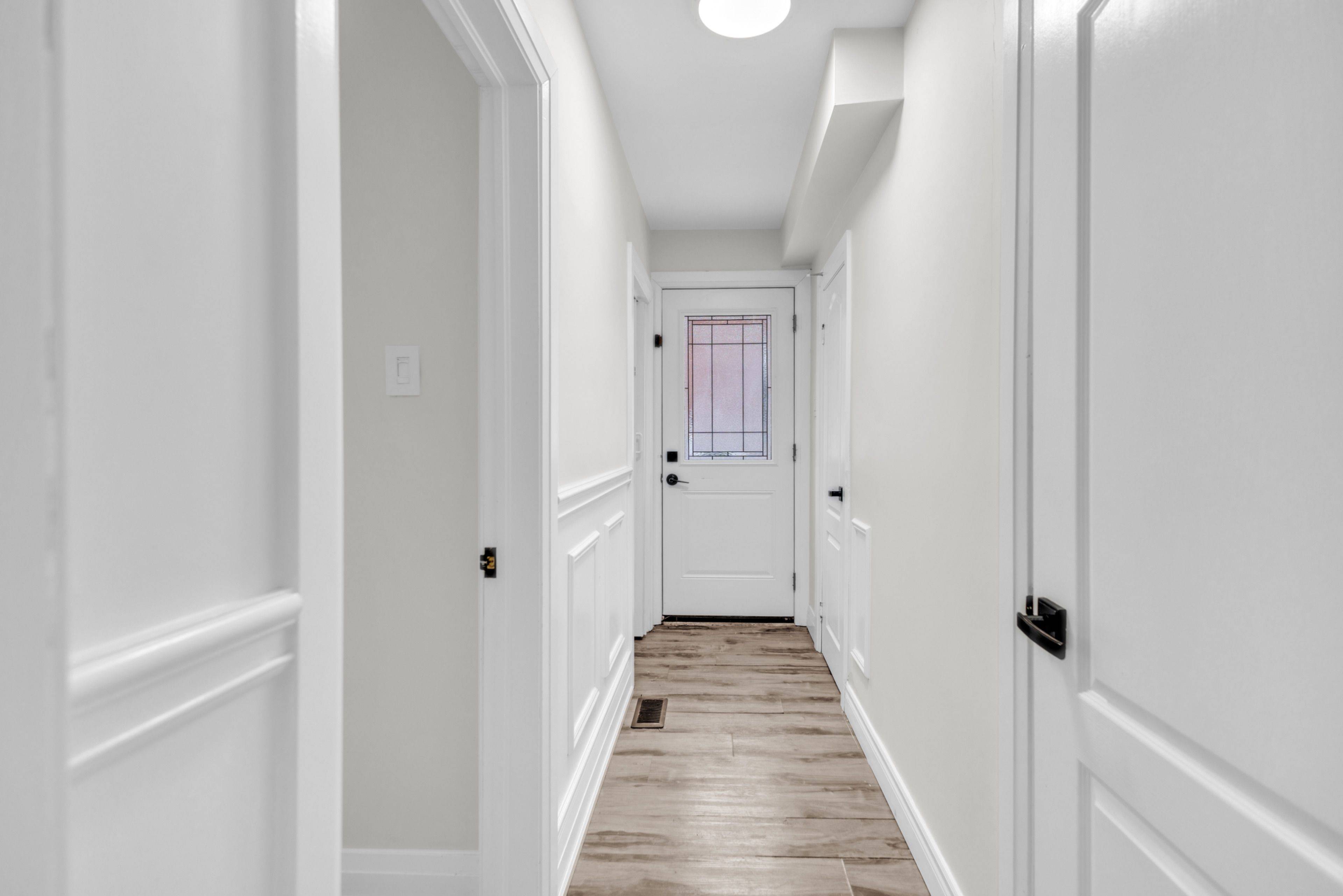 Toronto C13, ON M4A 2J7,61 Sundial CRES