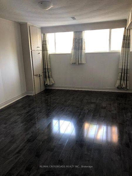 Toronto E10, ON M1E 3Y8,37 Brightside DR