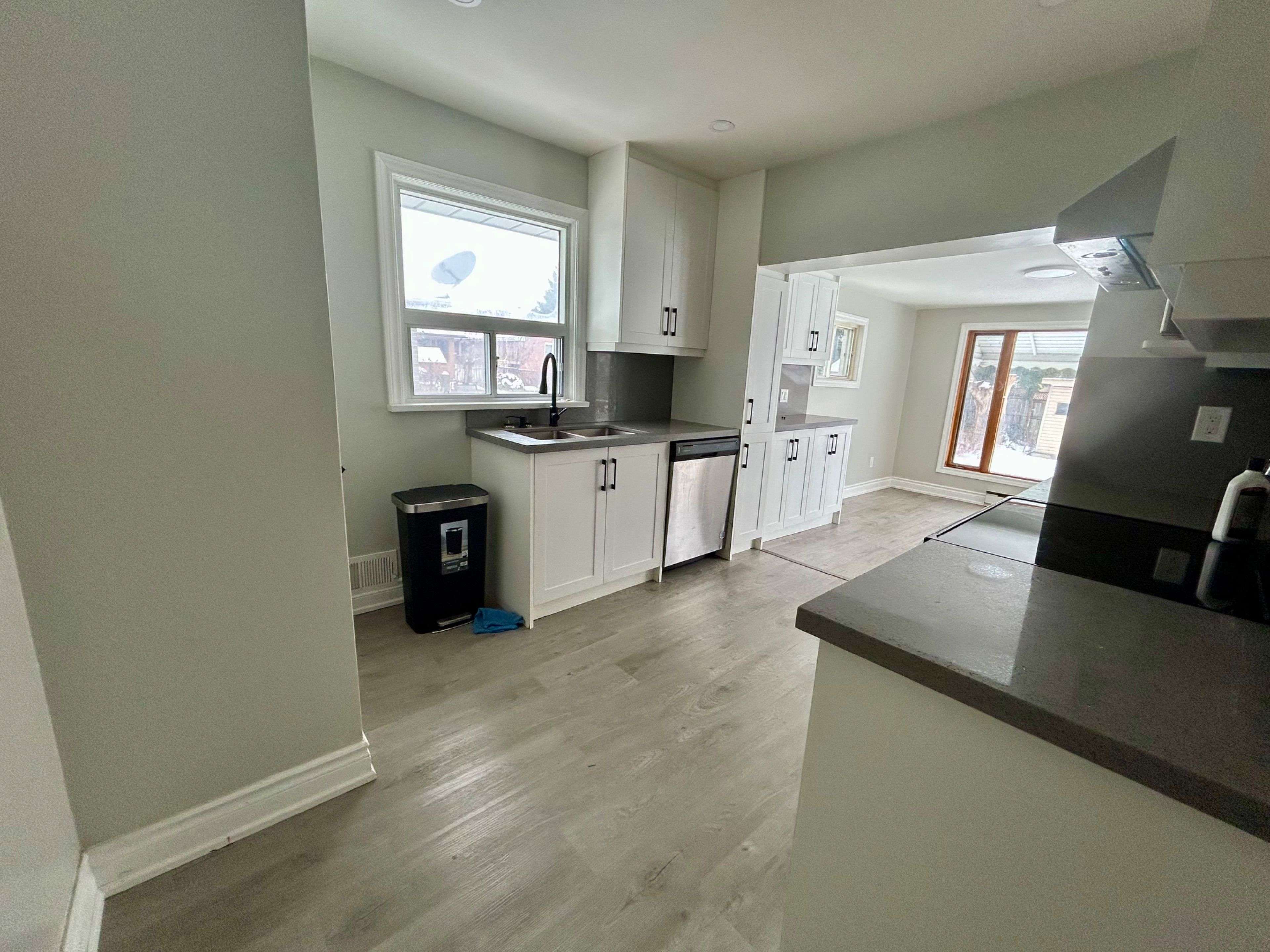 Whitby, ON L1N 4P2,1-931 Byron ST N