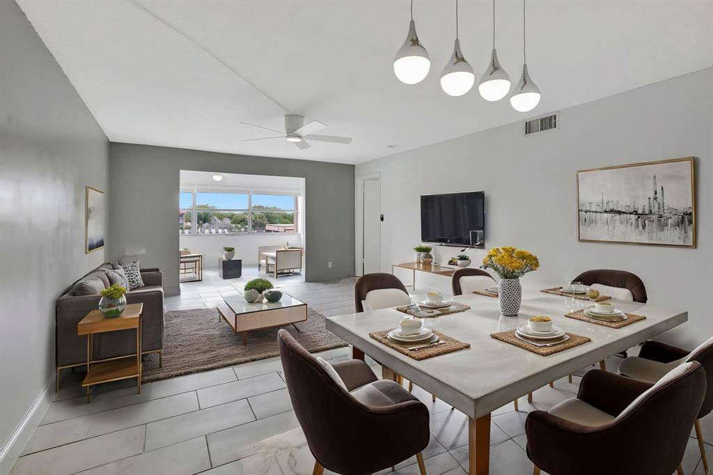 Sunrise, FL 33322,9861 Sunrise Lakes Blvd #303