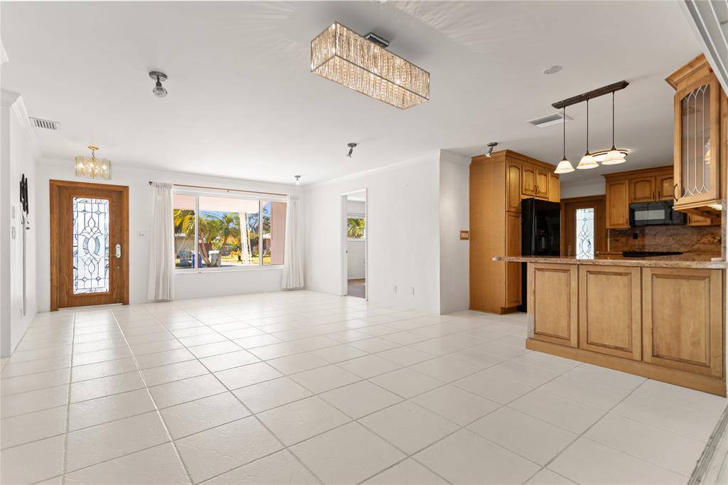 Pompano Beach, FL 33062,2325 NE 9th St