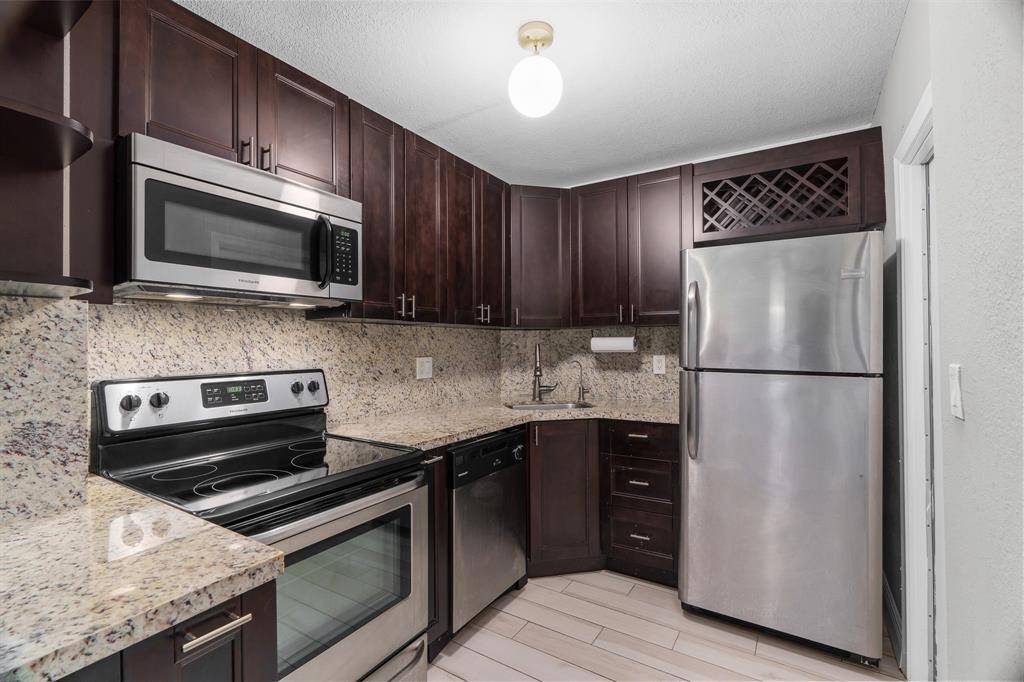 Wilton Manors, FL 33305,124 NE 19th Ct #106B