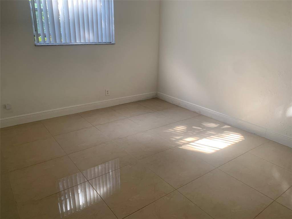 Coral Springs, FL 33065,8704 NW 35th St #108