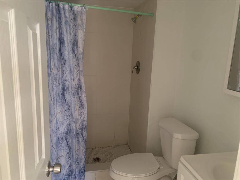 Coral Springs, FL 33065,8704 NW 35th St #108