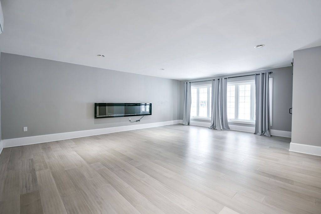 Oro-medonte, ON L4M 4Y8,1 Pine Spring RD