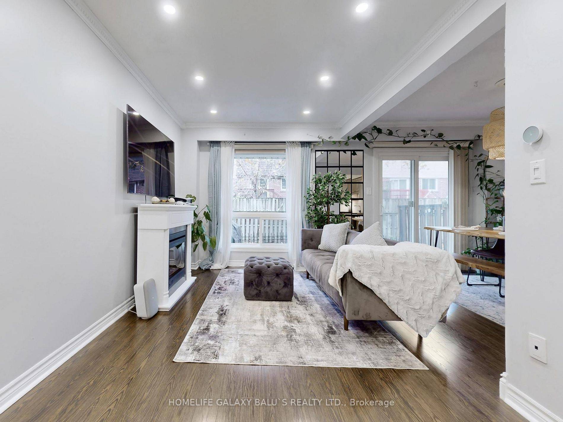 Mississauga, ON L5C 2Z3,830 Stainton DR #65