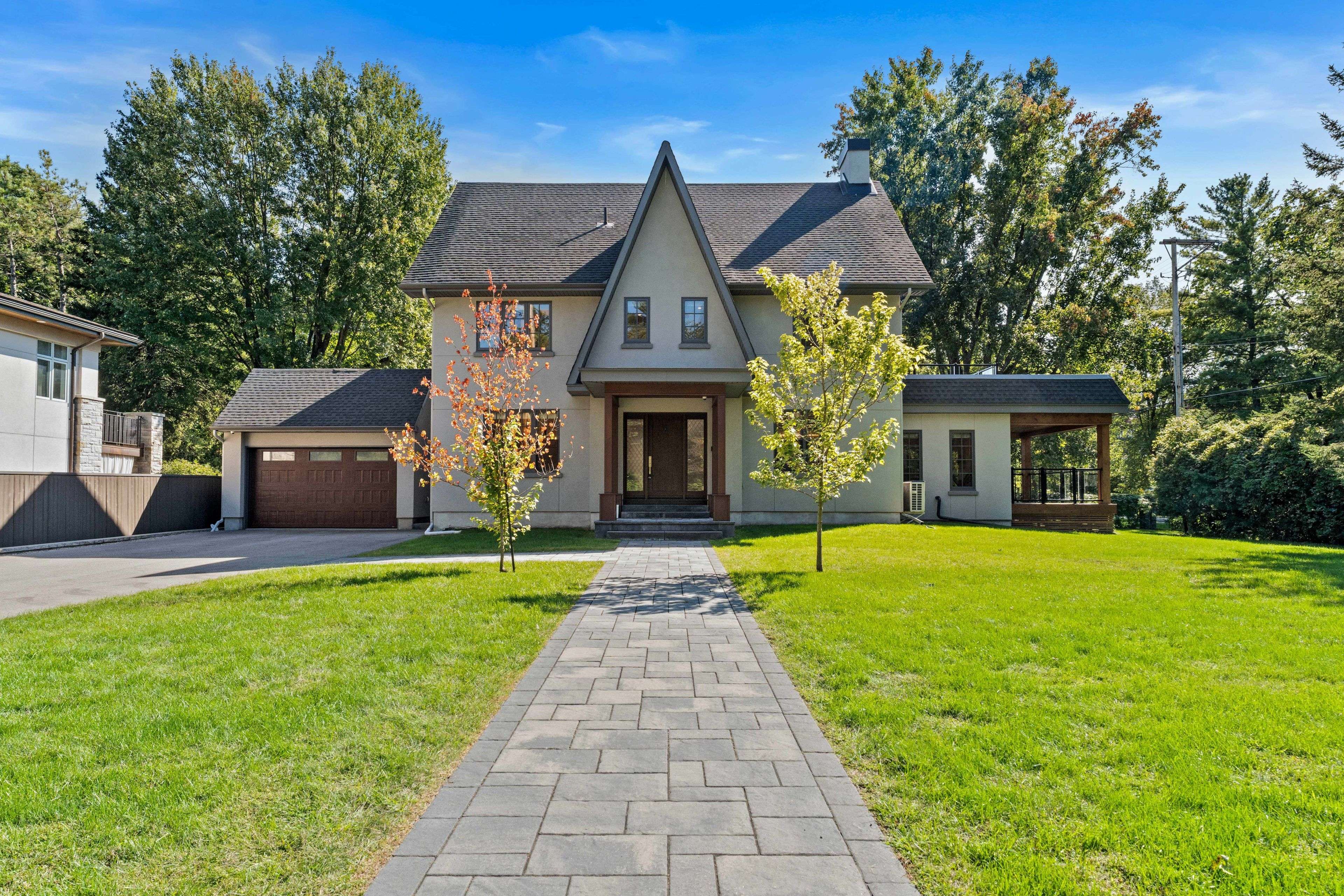 Rockcliffe Park, ON K1M 0J6,320 Hillcrest RD